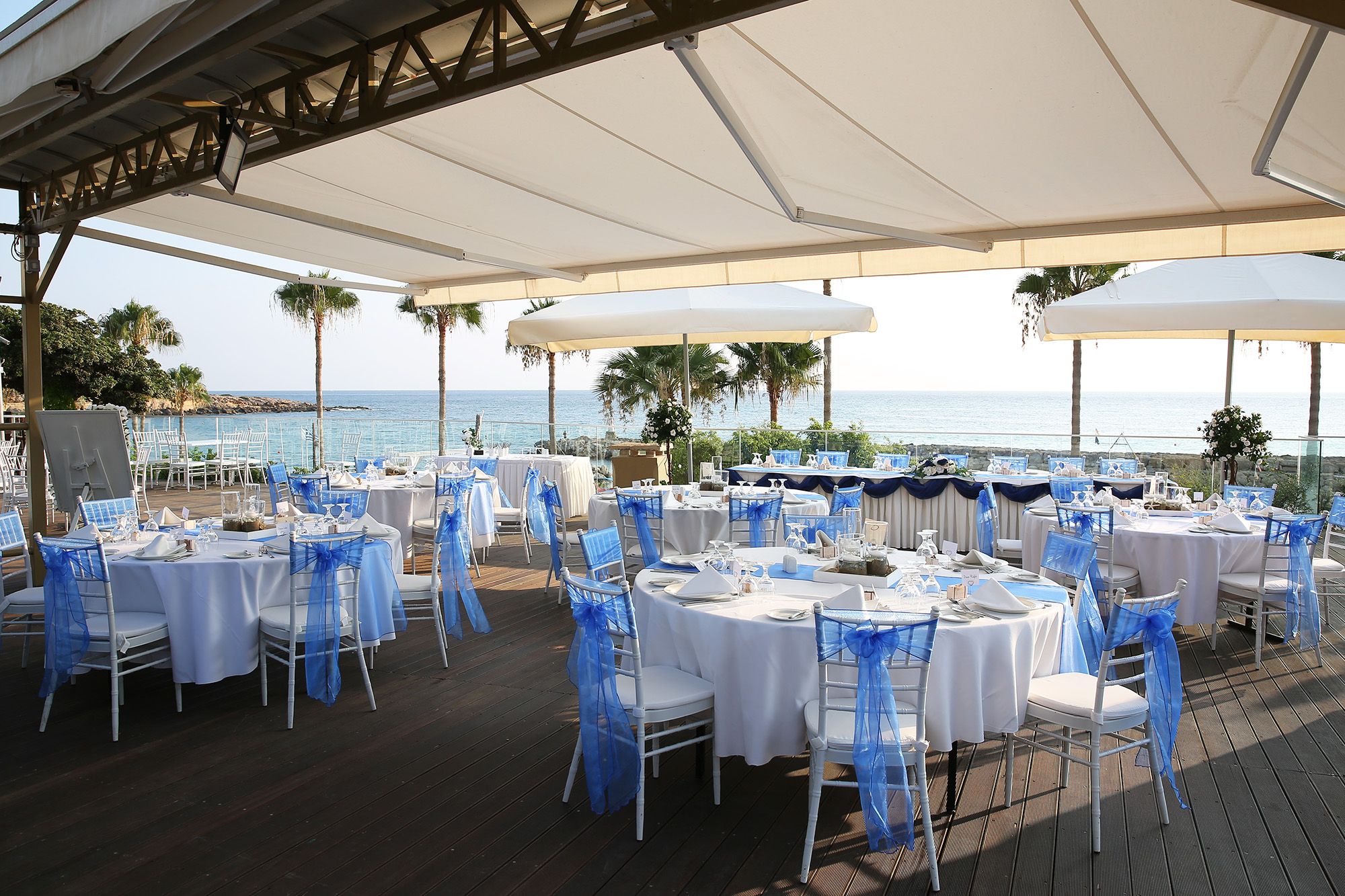 Image: http://www.bookyourweddingday.com/images/media/uploadfiles/The Deck 1small.jpg